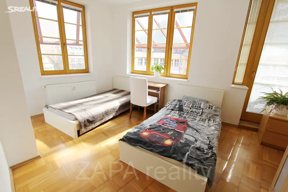 Pronájem bytu 4+1 118 m², Na okraji, Praha 6 - Veleslavín