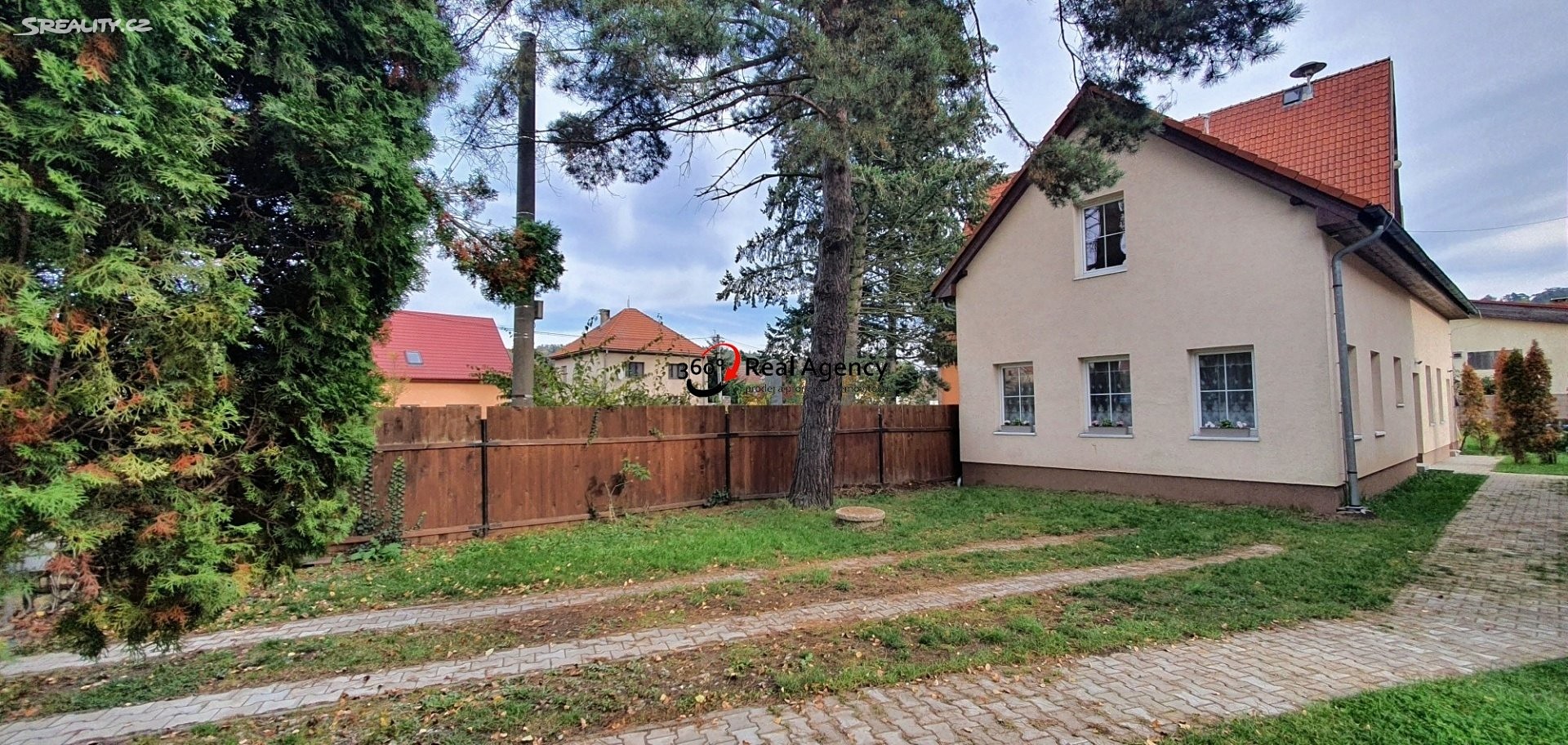 Pronájem  rodinného domu 142 m², pozemek 120 m², U Potoka, Psáry