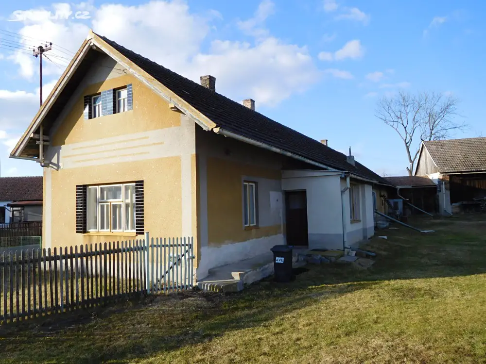 Prodej  rodinného domu 180 m², pozemek 1 281 m², Chotěšice, okres Nymburk