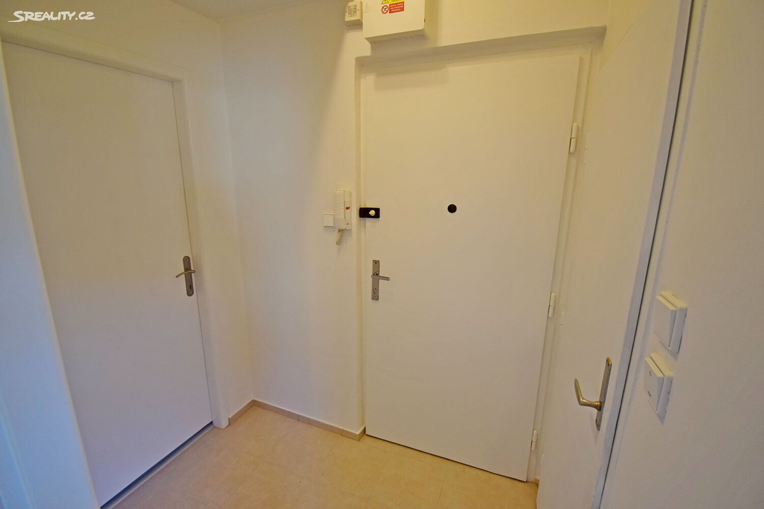 Pronájem bytu 1+1 40 m², Valčíkova, Praha 8 - Libeň