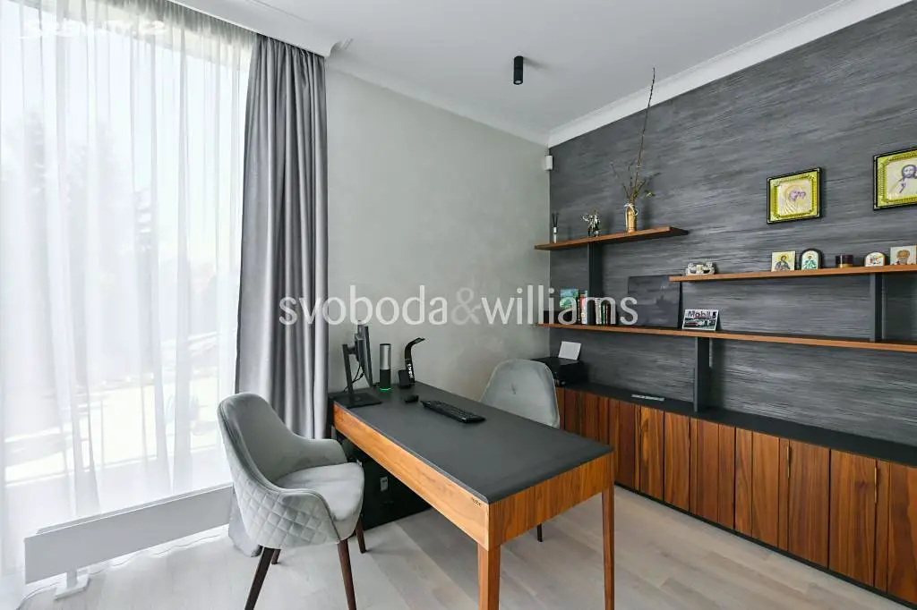Prodej bytu 6 pokojů a více 546 m², V Podhoří, Praha 7 - Troja