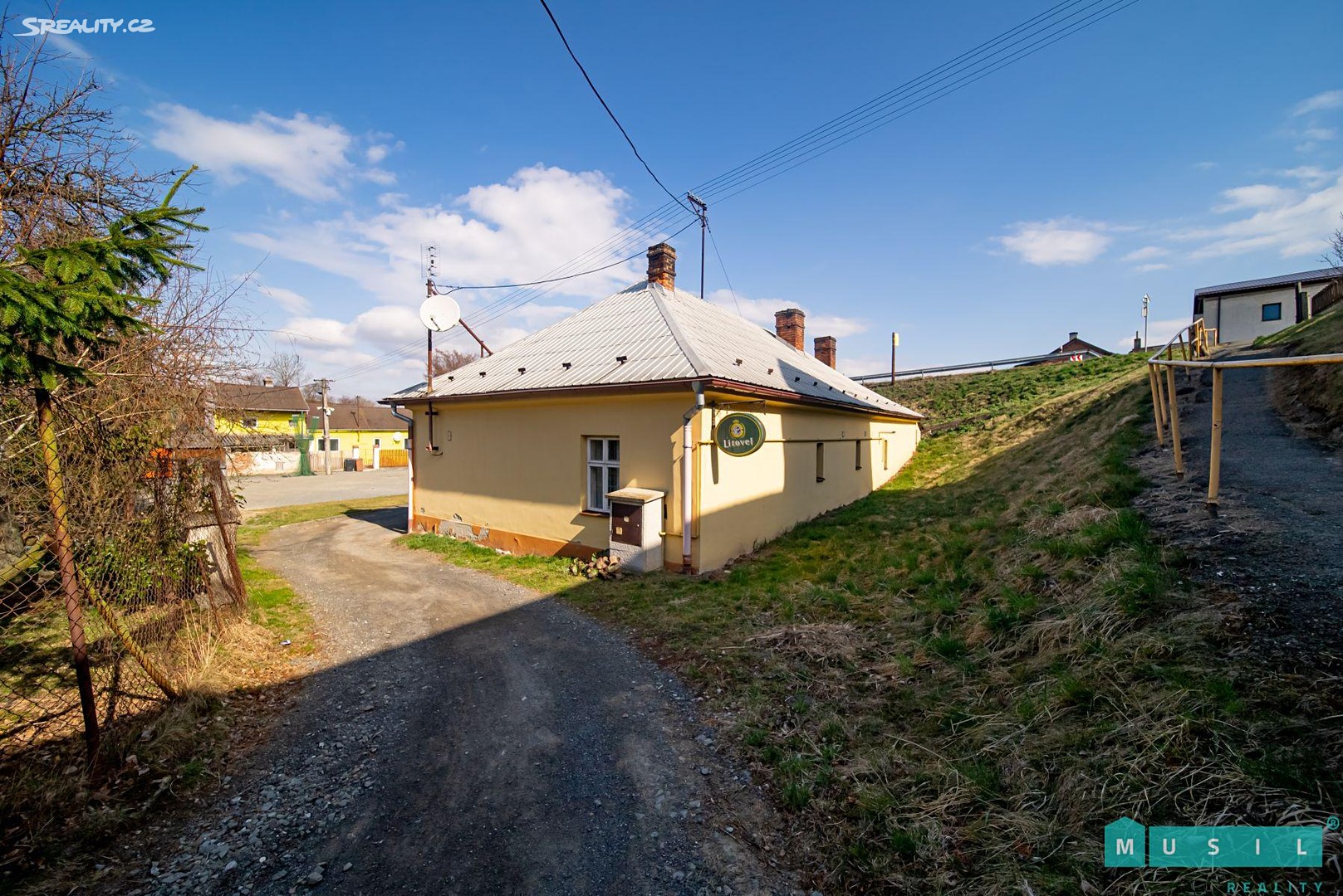 Prodej  rodinného domu 190 m², pozemek 432 m², Bílá Lhota - Měník, okres Olomouc