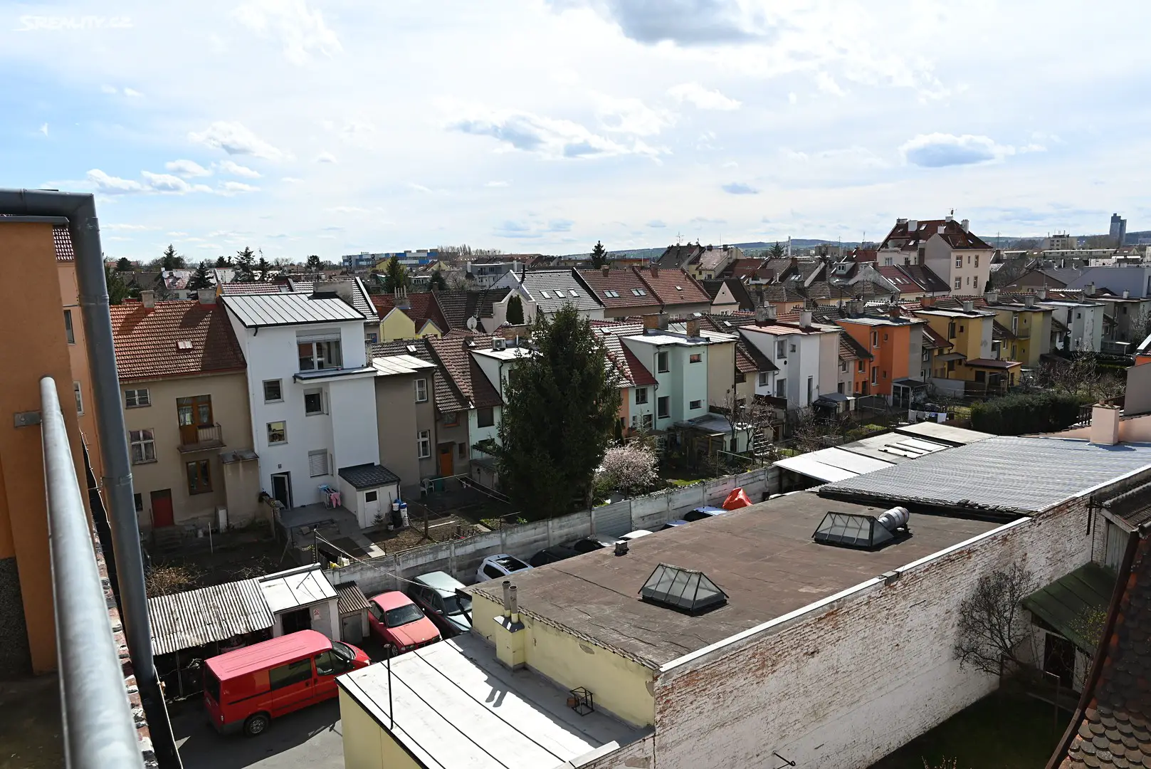Pronájem bytu 3+kk 82 m² (Mezonet), Brno - Černovice, okres Brno-město