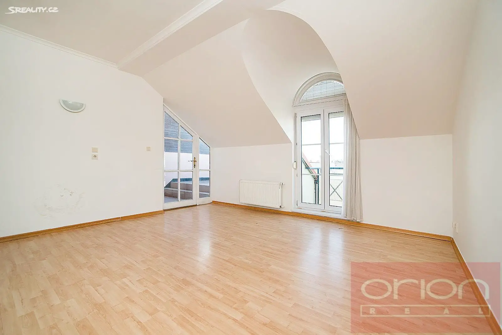 Pronájem bytu 4+1 205 m² (Mezonet), Italská, Praha 2 - Vinohrady