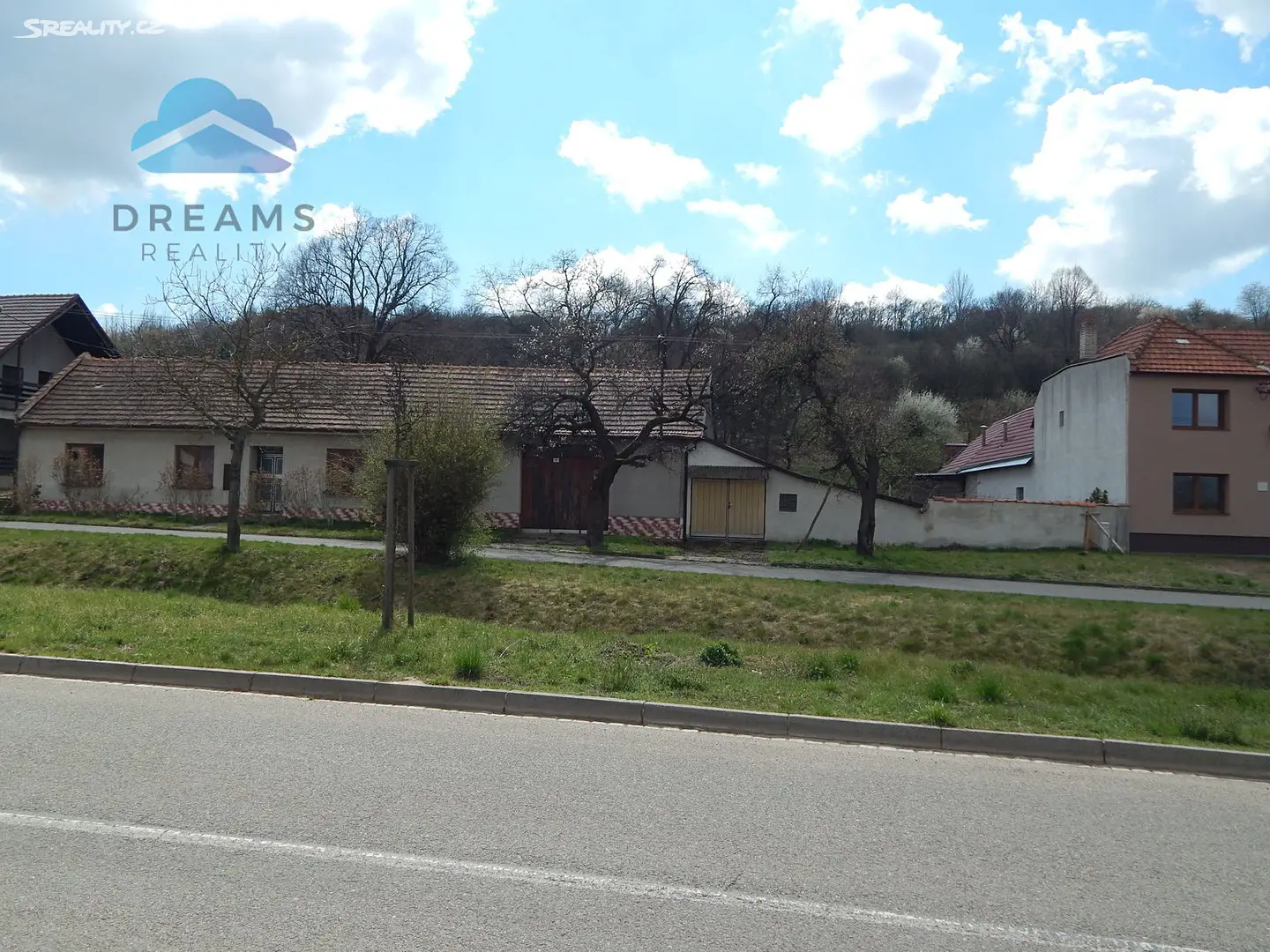 Prodej  rodinného domu 298 m², pozemek 3 928 m², Nechvalín, okres Hodonín