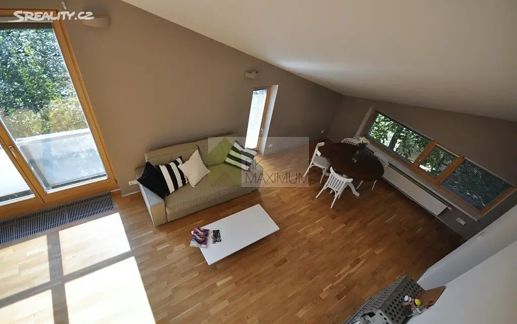 Pronájem  rodinného domu 145 m², pozemek 150 m², Horská, Praha 2 - Nové Město