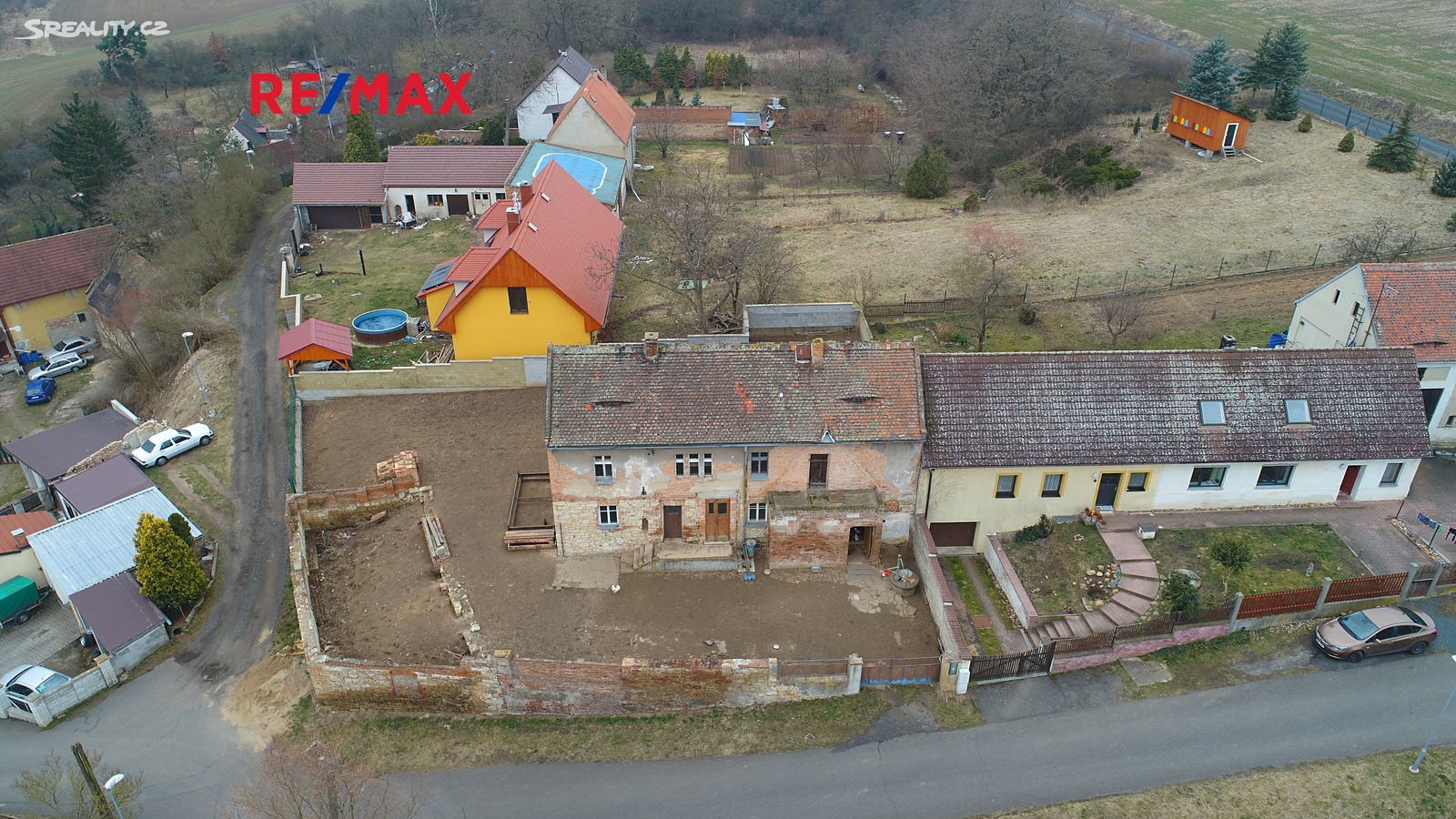 Prodej  rodinného domu 280 m², pozemek 860 m², Holedeč - Veletice, okres Louny