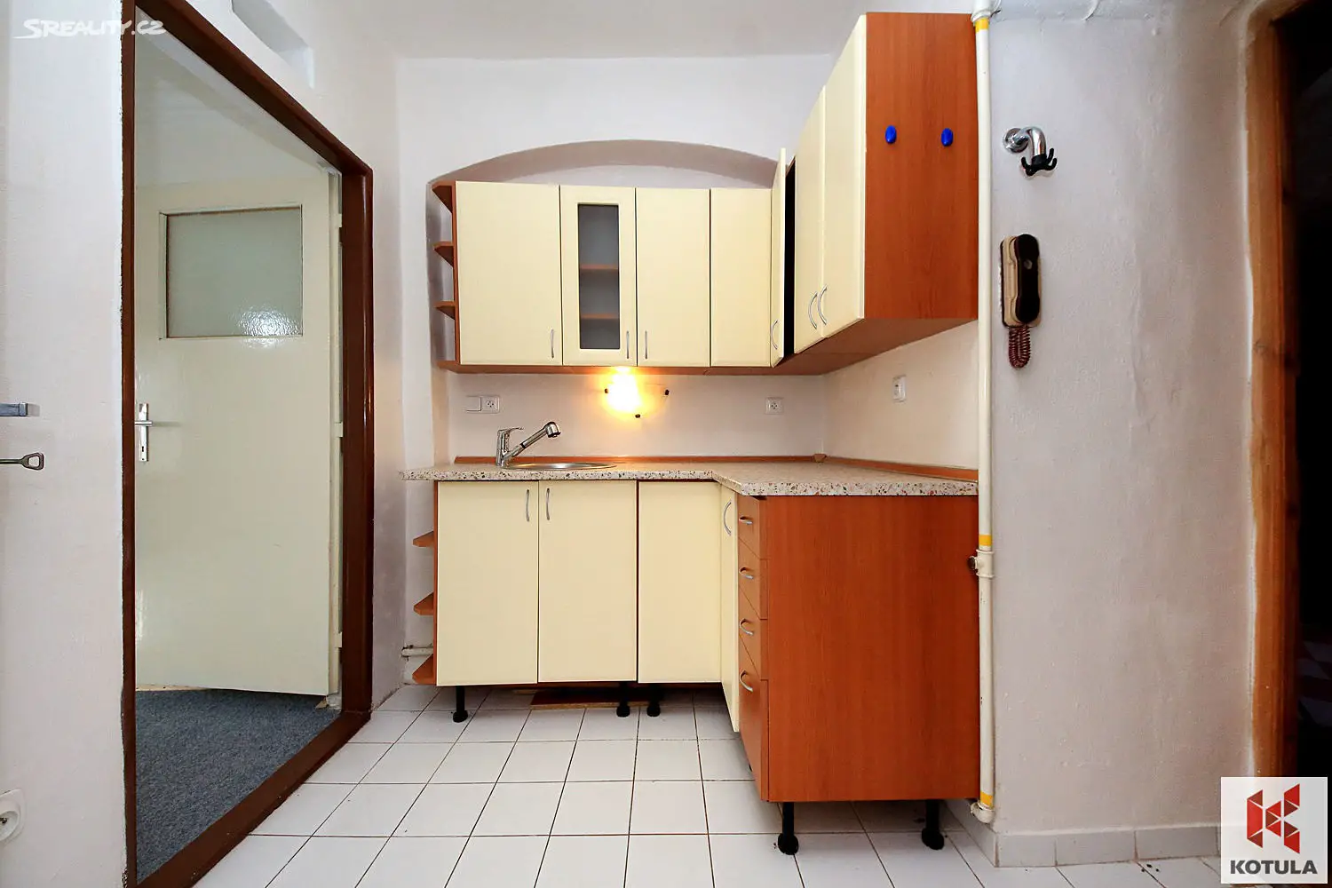 Pronájem bytu 2+kk 41 m², U Zlaté studně, Praha 1 - Malá Strana