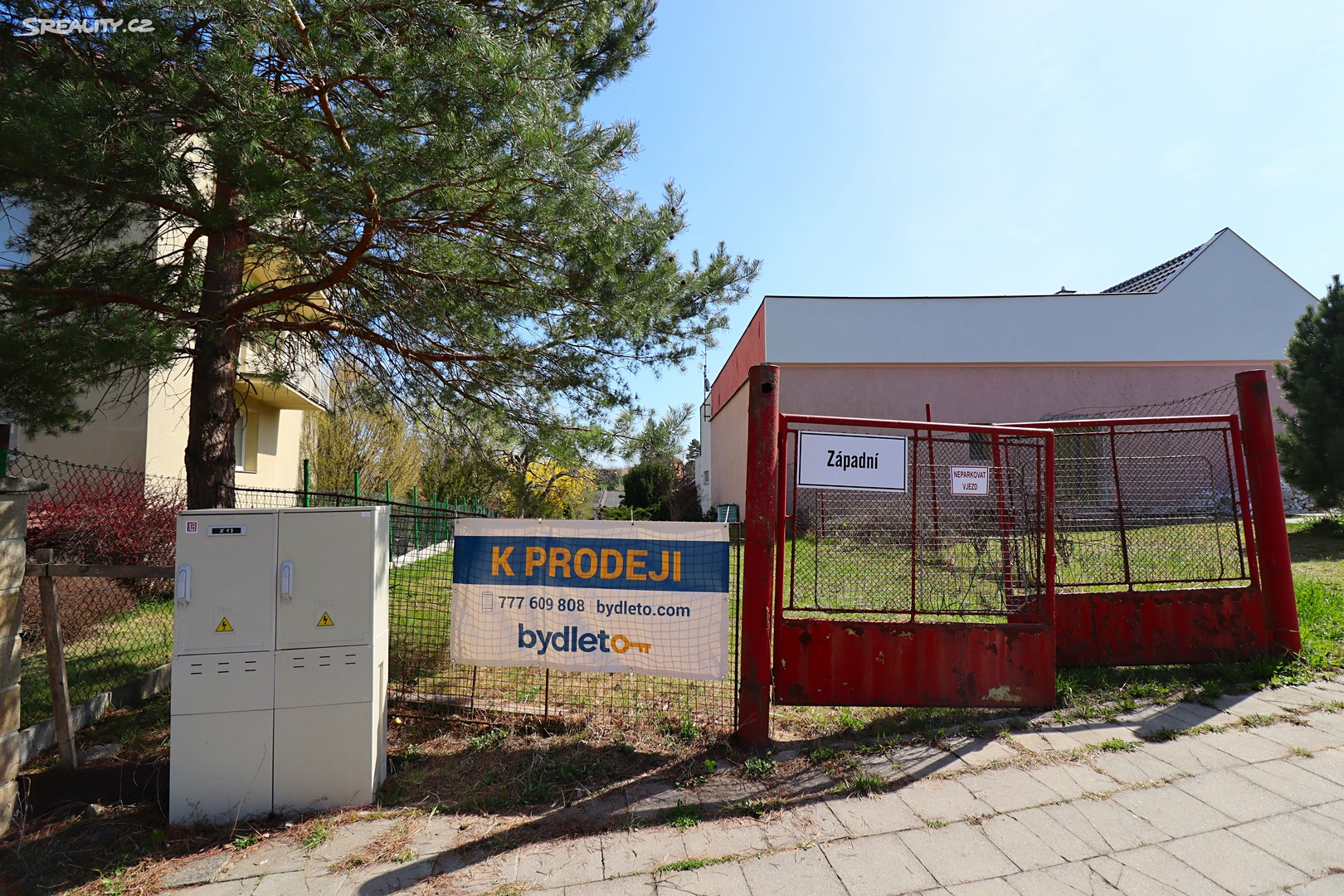 Prodej  stavebního pozemku 640 m², Západní, Olomouc - Neředín