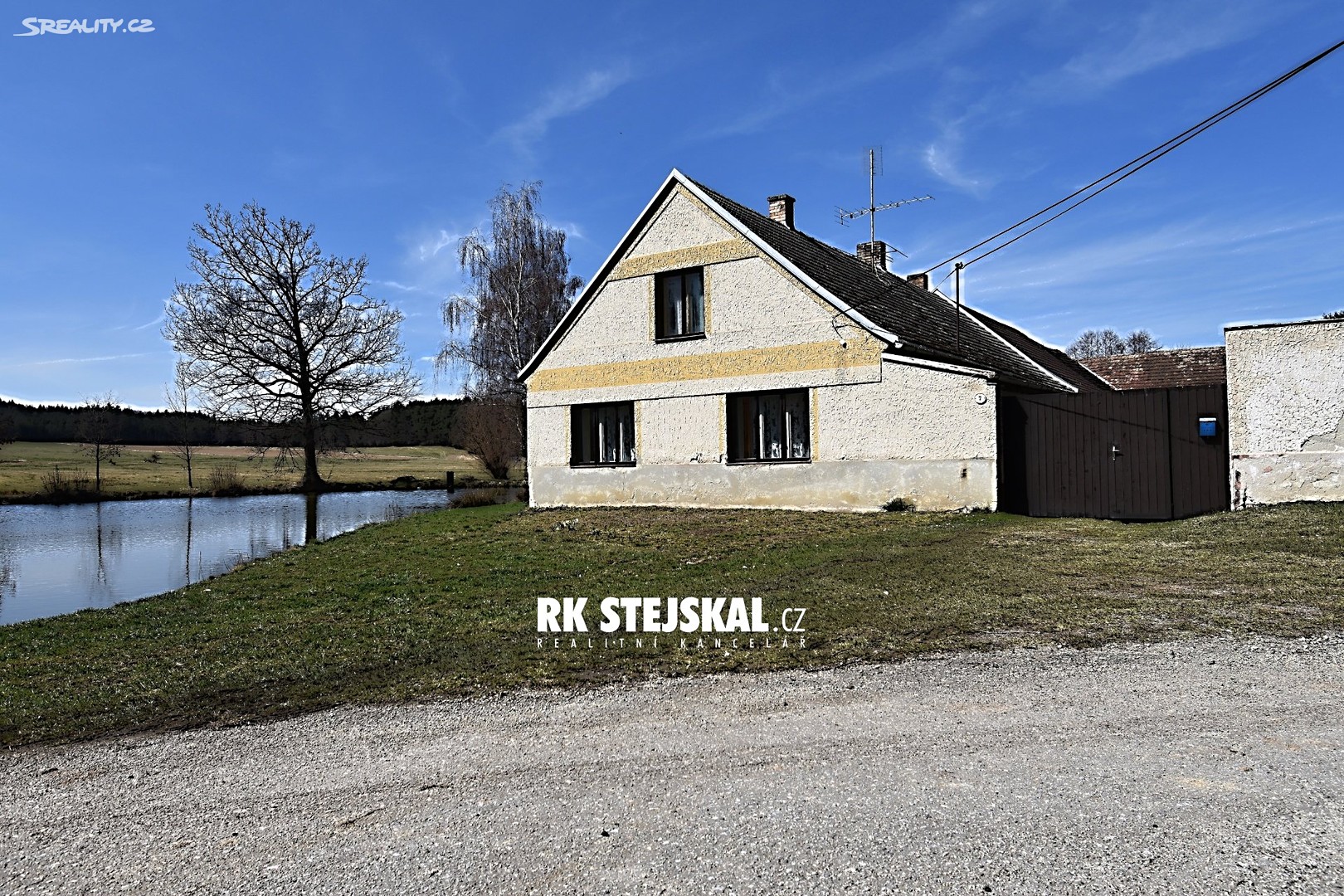 Prodej  rodinného domu 849 m², pozemek 2 427 m², Lišov - Levín, okres České Budějovice