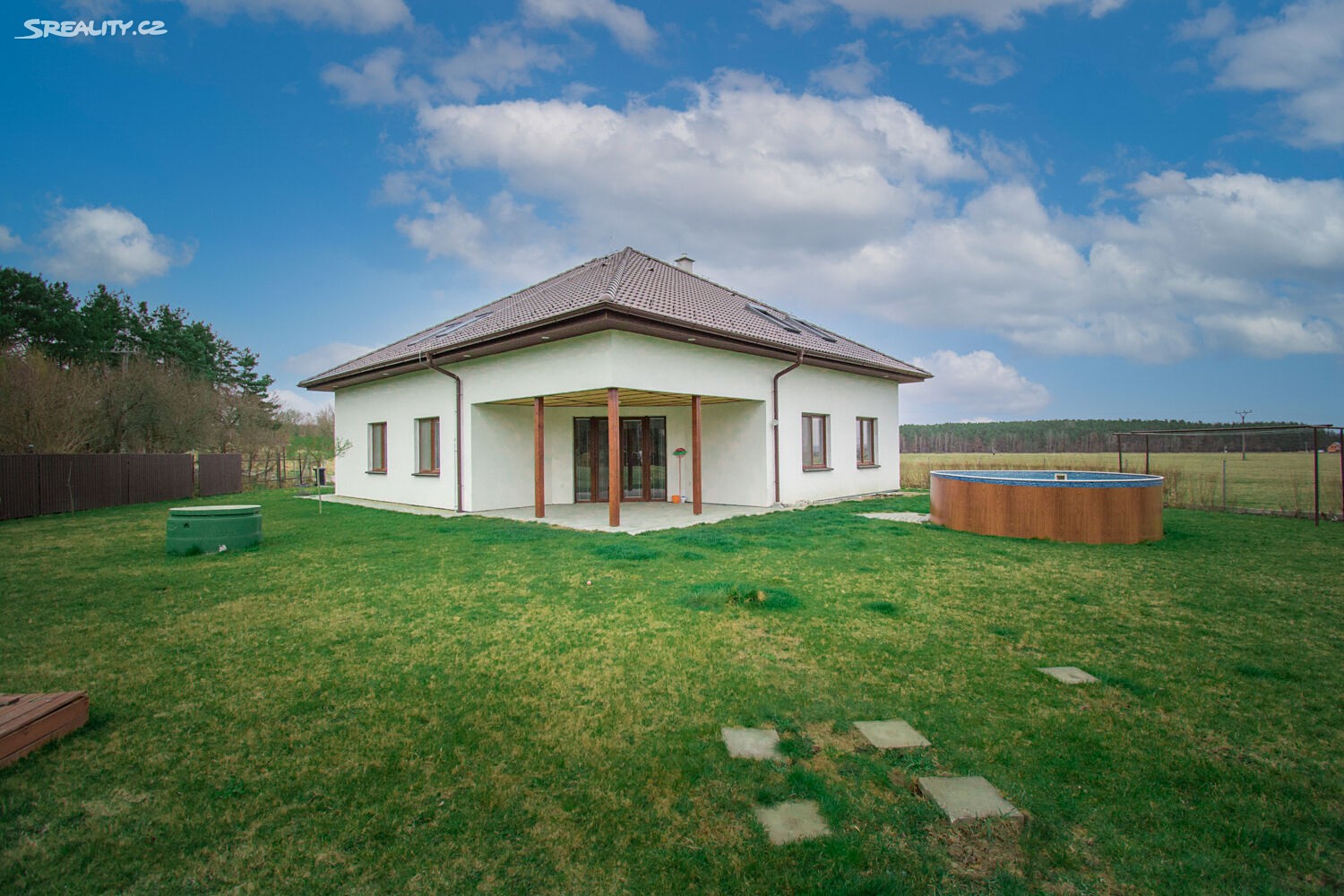 Prodej  rodinného domu 272 m², pozemek 1 375 m², Závraty, okres České Budějovice