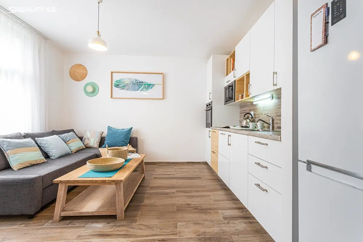 Pronájem bytu 2+kk 42 m², Pod Zvonařkou, Praha 2 - Vinohrady