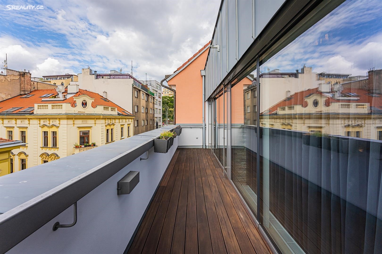 Pronájem bytu 3+kk 139 m² (Mezonet), Donská, Praha 10 - Vršovice