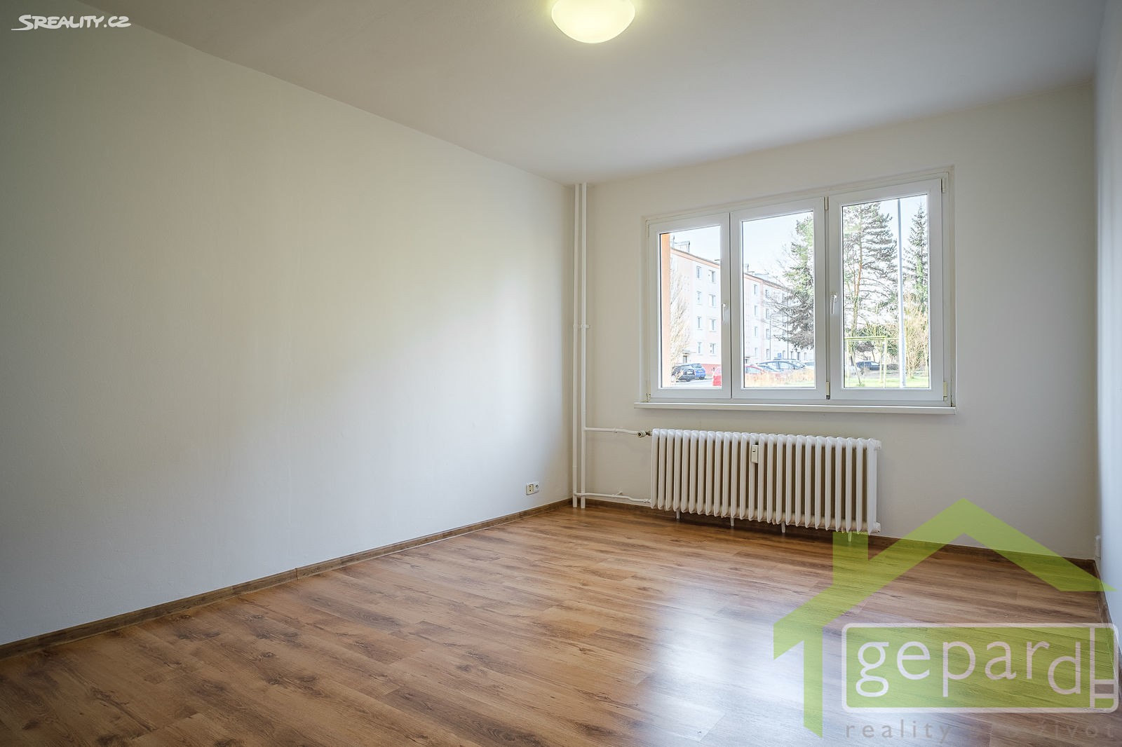 Prodej bytu 1+1 35 m², Husova, Nová Role