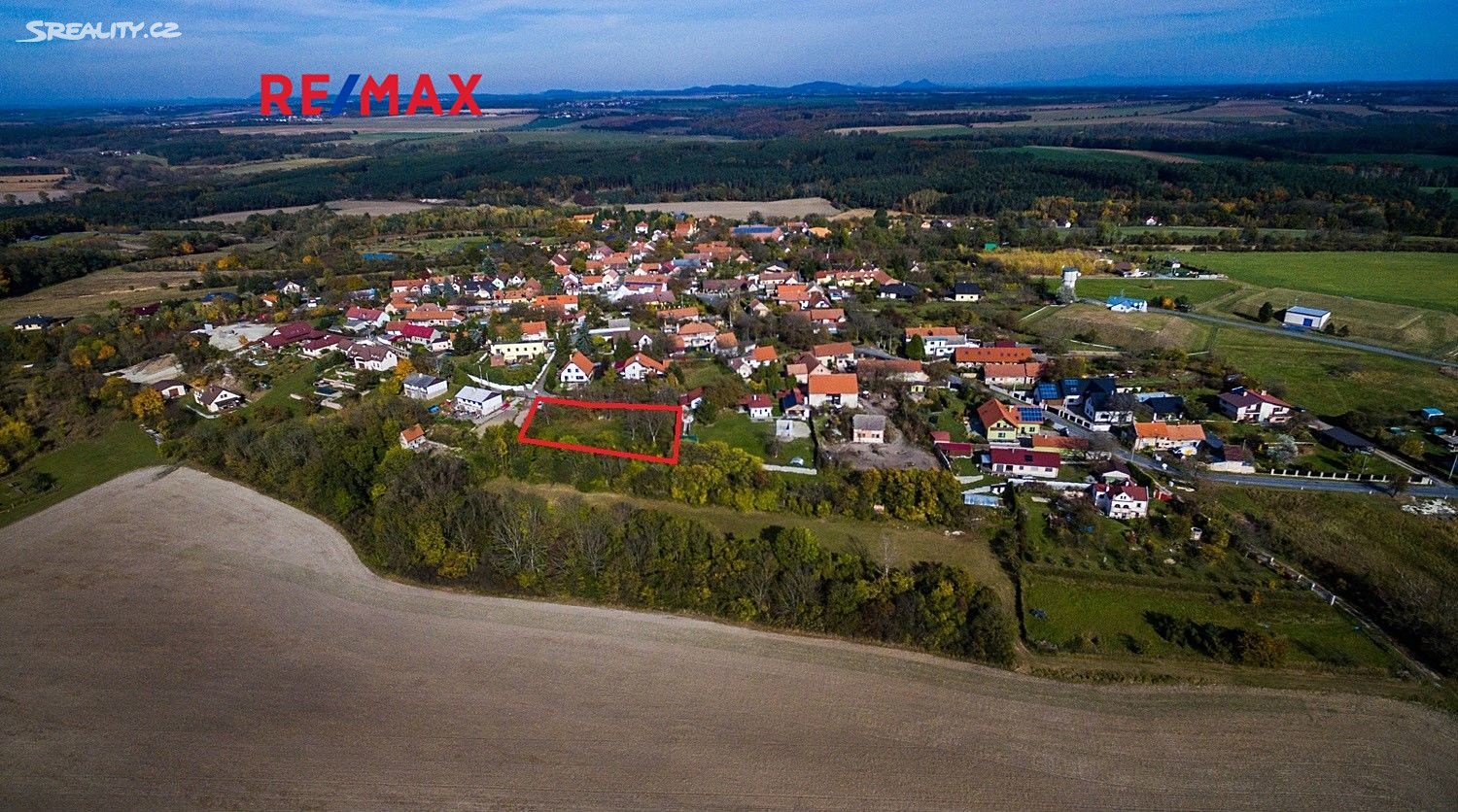 Prodej  stavebního pozemku 1 673 m², Hostín, okres Mělník