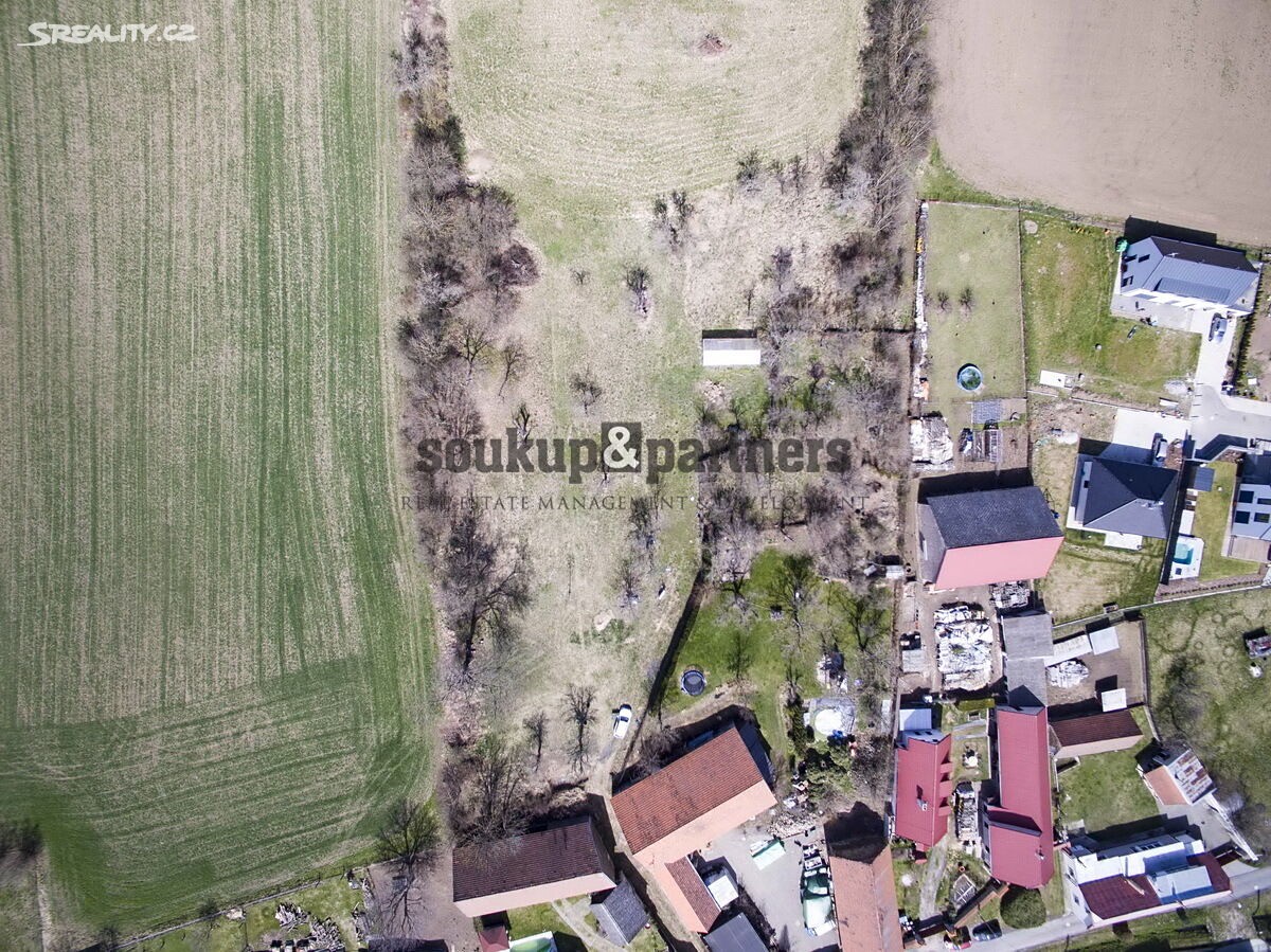 Prodej  stavebního pozemku 2 059 m², Králův Dvůr - Levín, okres Beroun