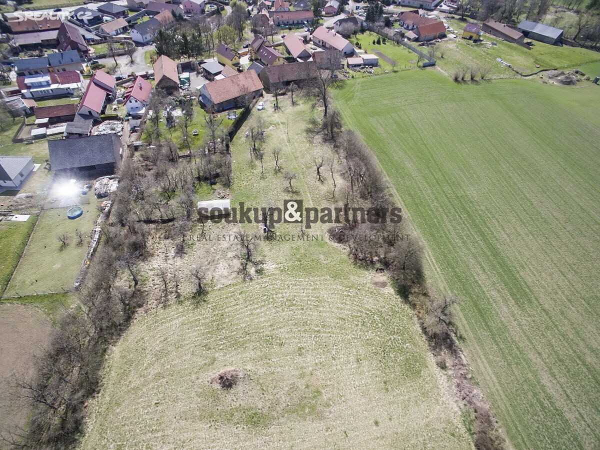 Prodej  stavebního pozemku 2 059 m², Králův Dvůr - Levín, okres Beroun