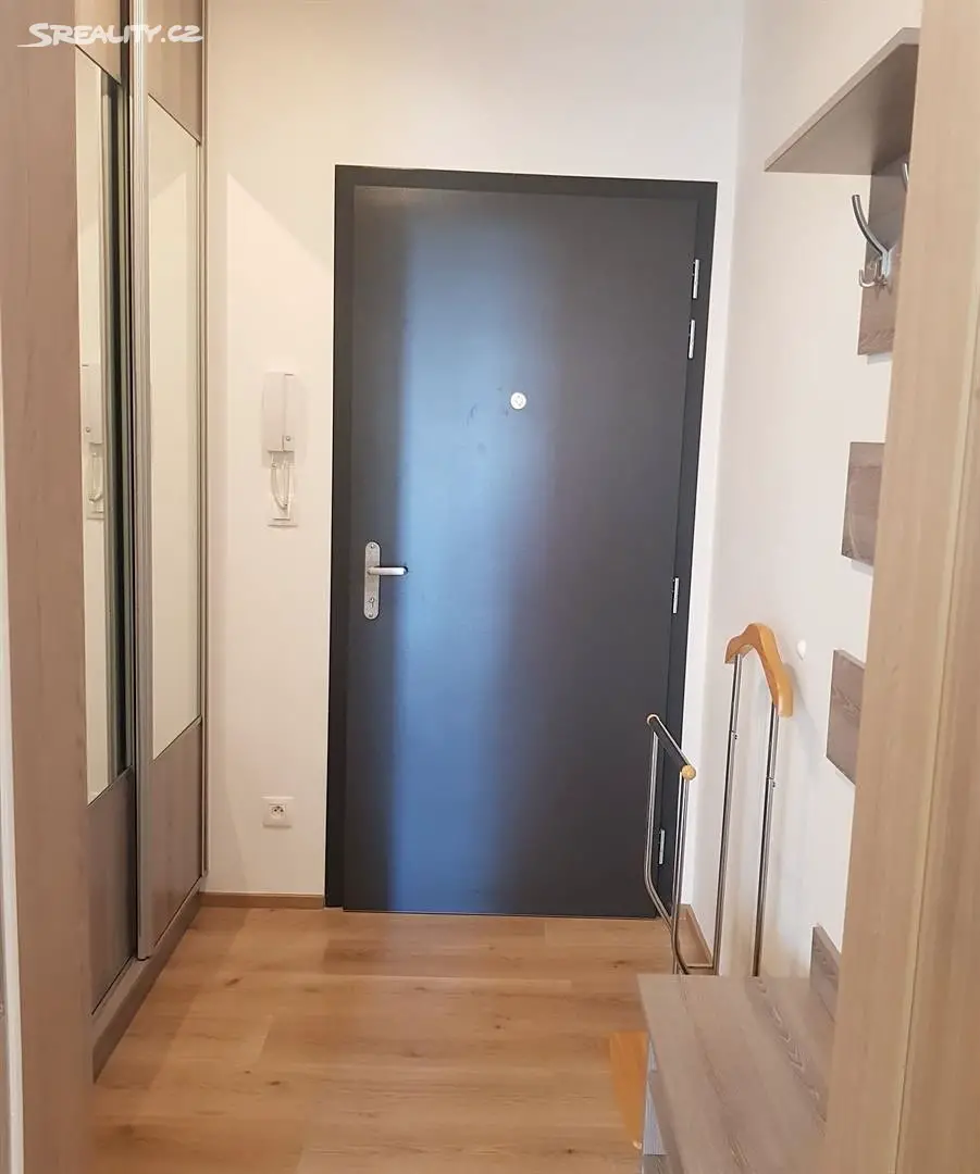 Pronájem bytu 1+kk 37 m², Počernická, Praha 10 - Malešice