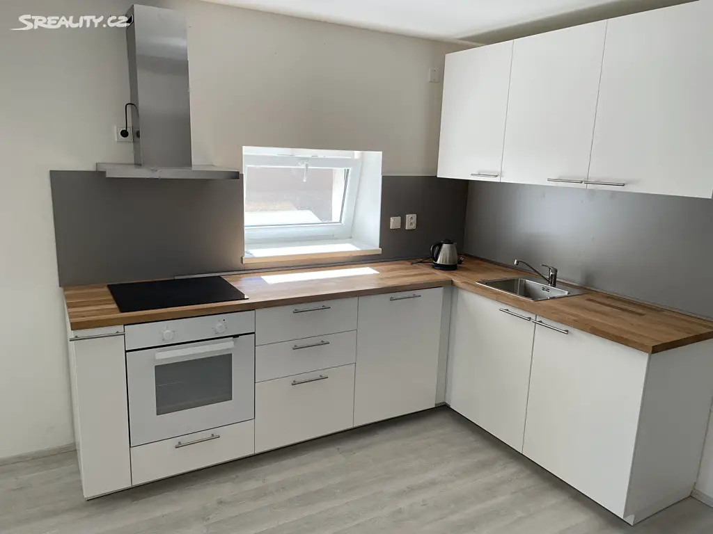 Pronájem bytu 2+kk 52 m², Nám. Osvobození, Hranice - Hranice IV-Drahotuše