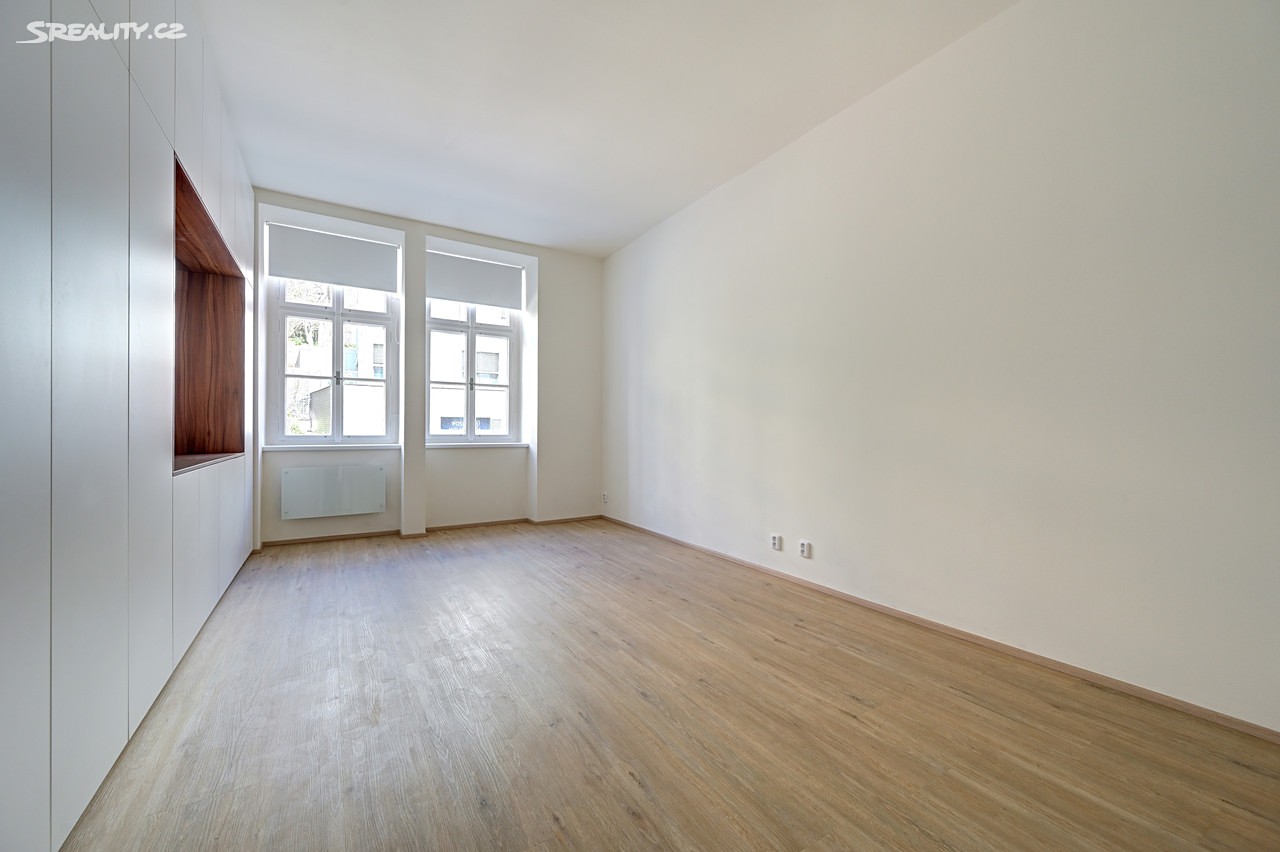 Prodej bytu 1+1 44 m², Holečkova, Praha 5 - Košíře