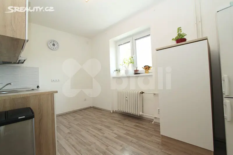 Pronájem bytu 2+1 60 m², Artura Krause, Pardubice - Zelené Předměstí