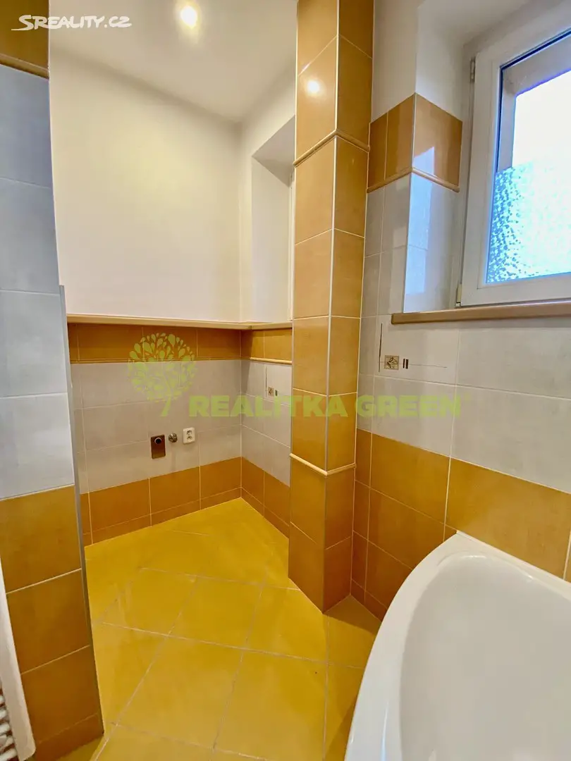 Pronájem bytu 2+1 74 m², Tyršova, Vsetín