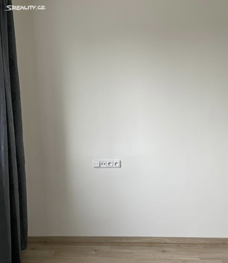 Pronájem bytu 1+kk 17 m², Peroutkova, Praha 5 - Jinonice