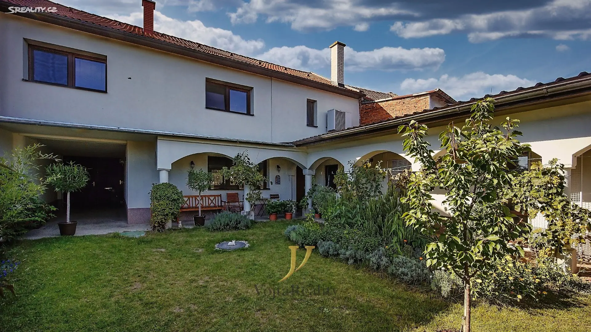 Prodej  rodinného domu 238 m², pozemek 779 m², Těšetice - Rataje, okres Olomouc