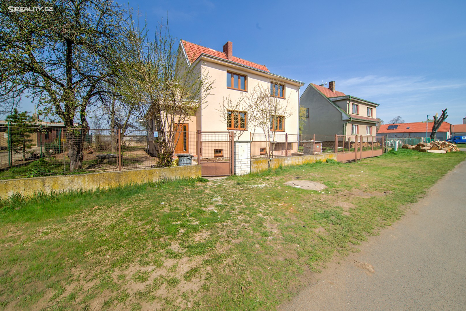 Prodej  rodinného domu 250 m², pozemek 575 m², Dolní Beřkovice - Vliněves, okres Mělník