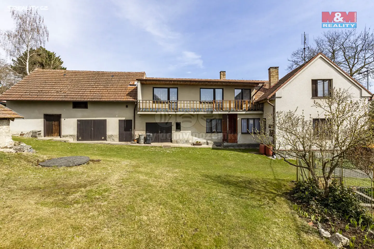 Prodej  rodinného domu 342 m², pozemek 1 462 m², Hvožďany, okres Příbram