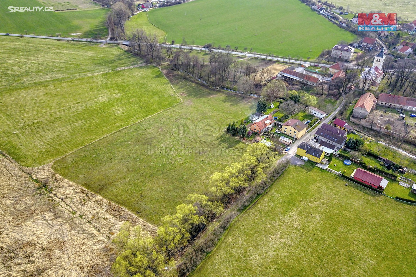 Prodej  stavebního pozemku 1 582 m², Hostomice - Bezdědice, okres Beroun