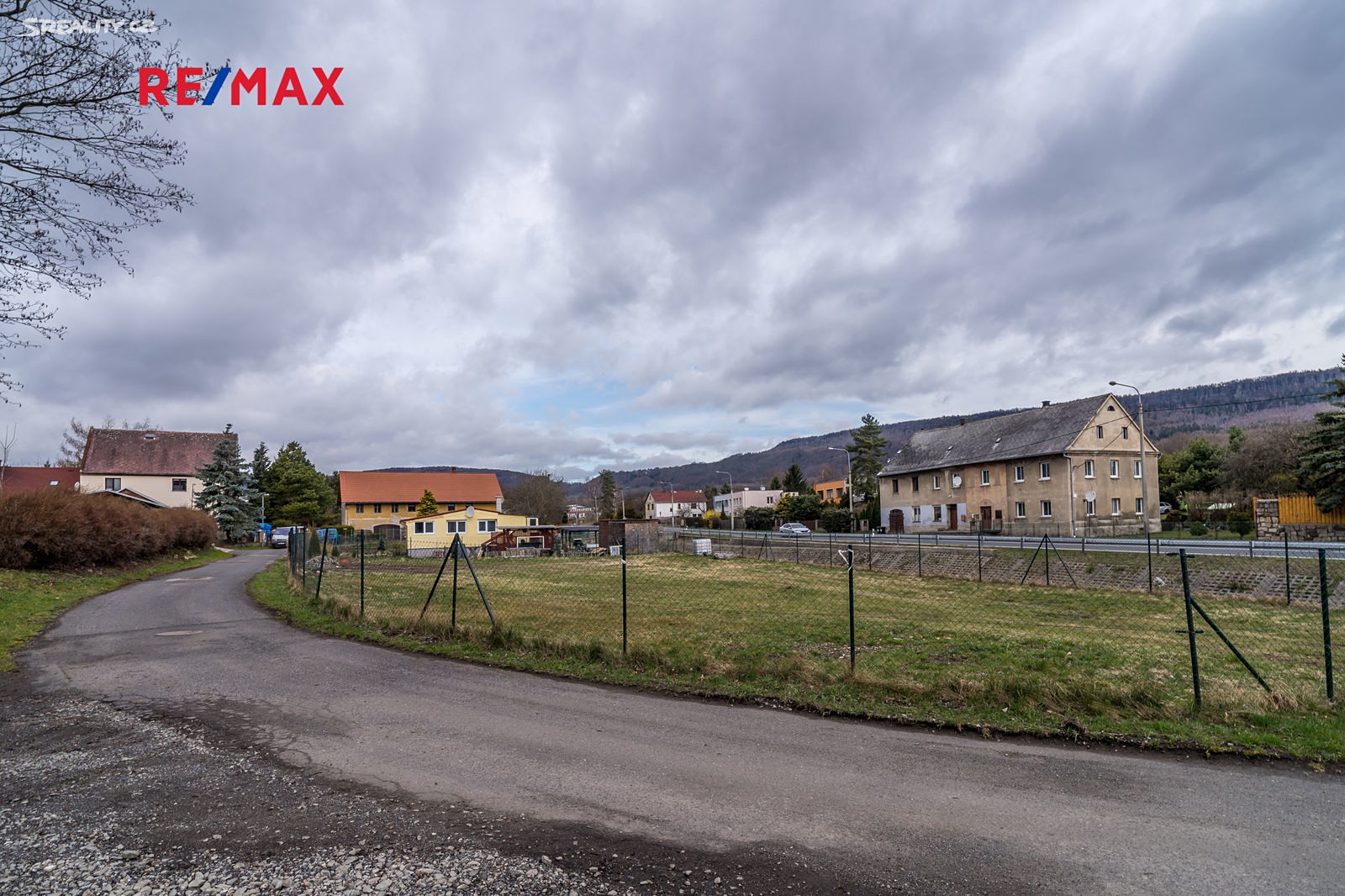 Prodej  stavebního pozemku 1 005 m², Libouchec, okres Ústí nad Labem