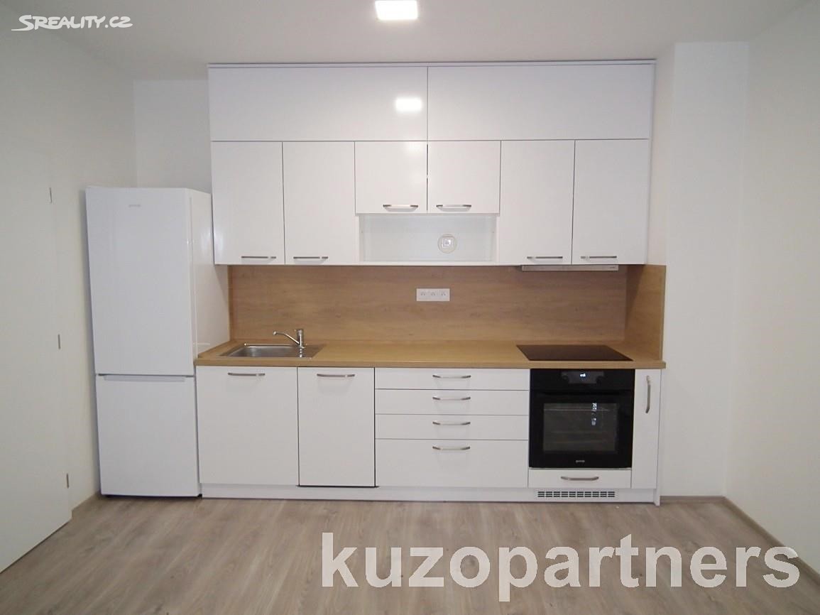 Pronájem bytu 1+kk 57 m², Pardubice - Zelené Předměstí, okres Pardubice