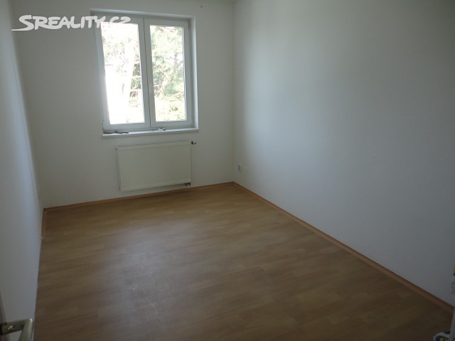 Pronájem bytu 2+1 60 m², V Aleji, Brno - Holásky