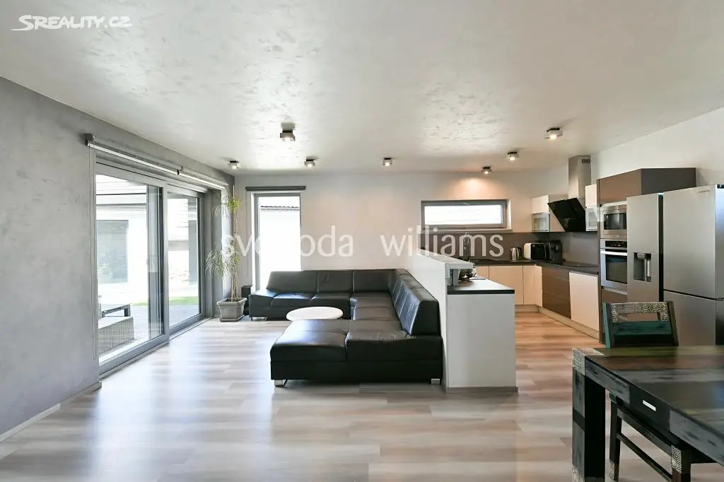 Prodej  rodinného domu 190 m², pozemek 821 m², Svémyslice, okres Praha-východ