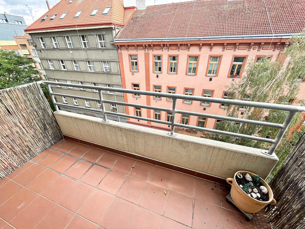 Pronájem bytu 1+kk 43 m², Rostovská, Praha 10 - Vršovice