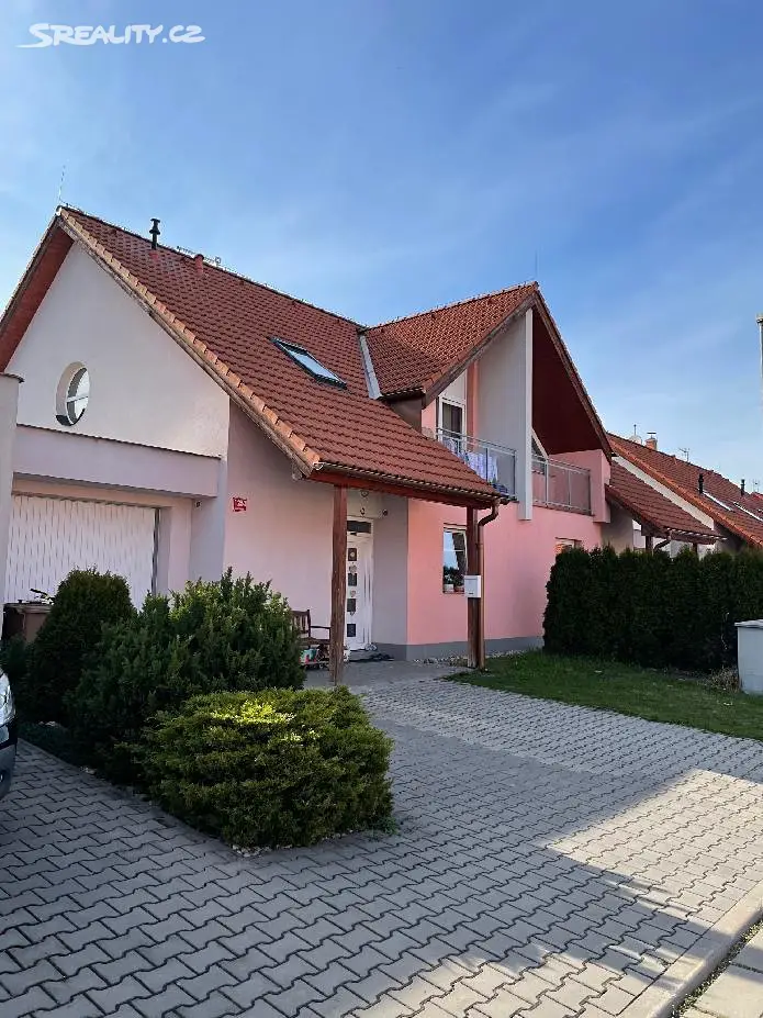 Pronájem  rodinného domu 110 m², pozemek 151 m², Laty Brandisové, Pardubice - Svítkov