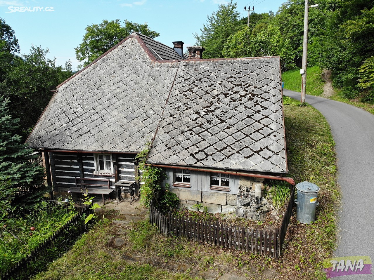 Prodej  chalupy 200 m², pozemek 1 075 m², Koberovy - Zbirohy, okres Jablonec nad Nisou