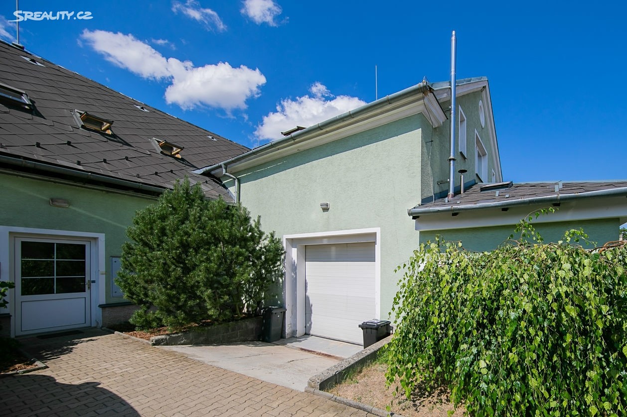 Prodej  rodinného domu 1 800 m², pozemek 1 230 m², Velké Heraltice - Sádek, okres Opava