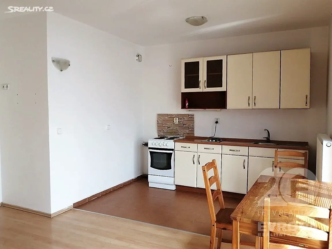 Pronájem bytu 1+kk 34 m², Hedvábná, Liberec - Liberec VI-Rochlice
