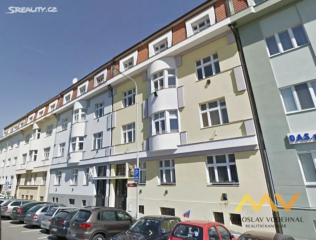 Pronájem bytu 1+kk 28 m², Nerudova, Hradec Králové