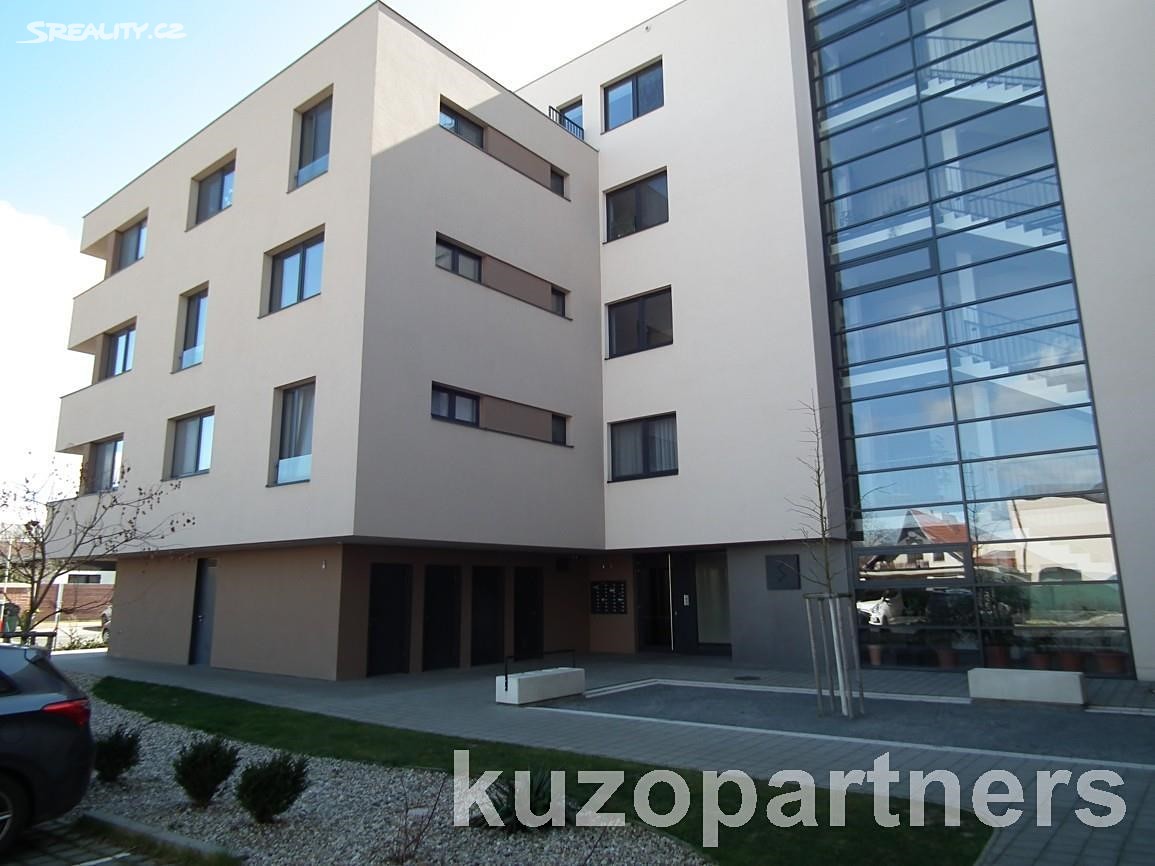 Pronájem bytu 2+kk 52 m², Ve Stromovce, Hradec Králové - Třebeš