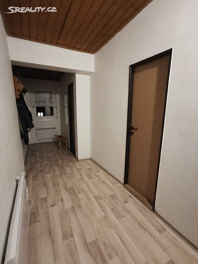 Pronájem bytu 2+kk 40 m² (Podkrovní), Krolmusova, Praha 6 - Řepy