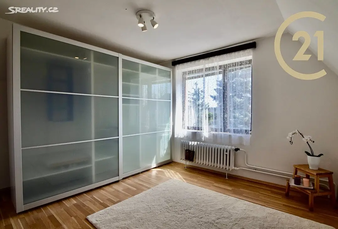 Pronájem bytu 3+kk 65 m², Pávovské náměstí, Praha 9 - Kyje