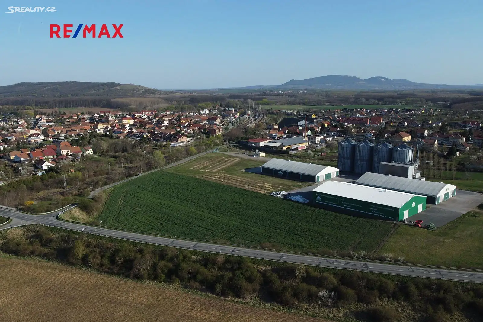 Prodej  komerčního pozemku 2 380 m², Vranovice, okres Brno-venkov