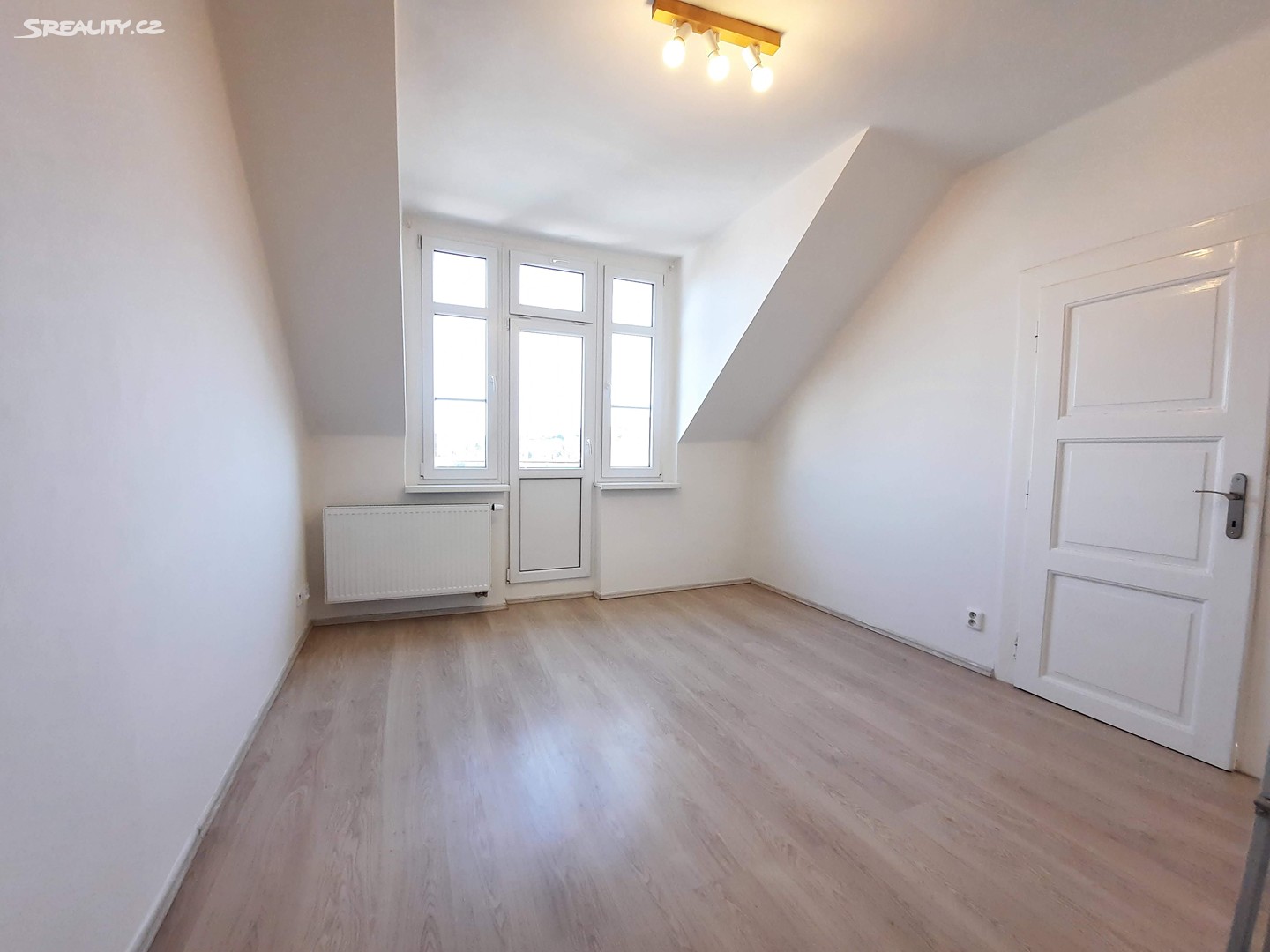 Pronájem bytu 2+1 50 m² (Podkrovní), Vostrovská, Praha 6 - Dejvice