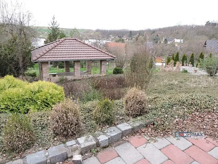 Prodej  chaty 1 000 m², pozemek 2 433 m², Vojkovice, okres Brno-venkov
