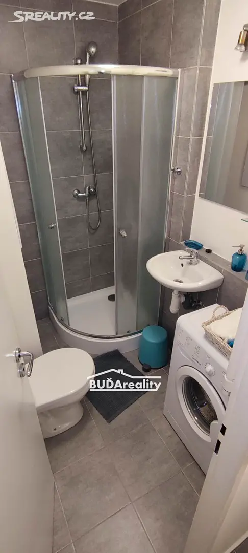 Pronájem bytu 1+kk 35 m², Družstevní, Zlín