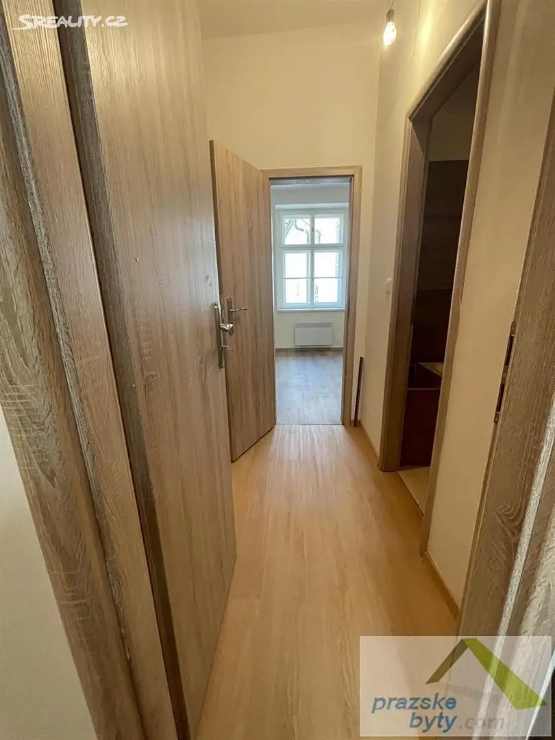 Pronájem bytu 2+kk 66 m², Lázeňská, Praha 1 - Malá Strana
