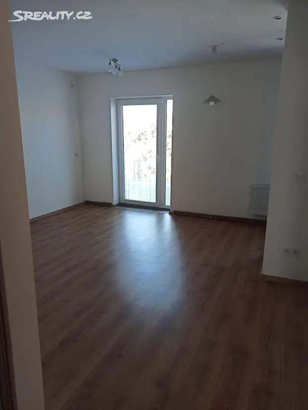 Pronájem bytu 3+kk 67 m², Praha 10 - Praha-Dubeč